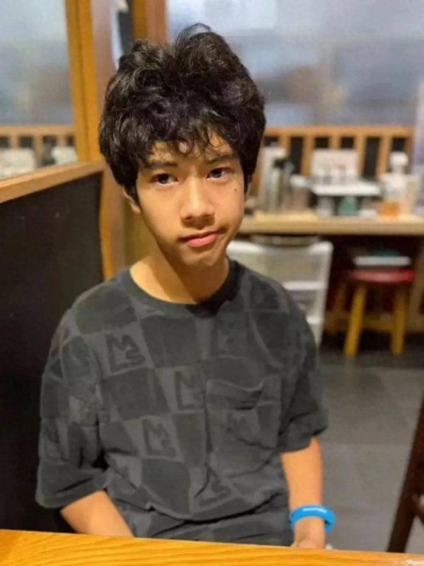 豌豆财富 刘芸儿子被嘲“长残”，亲妈火速晒照救场！